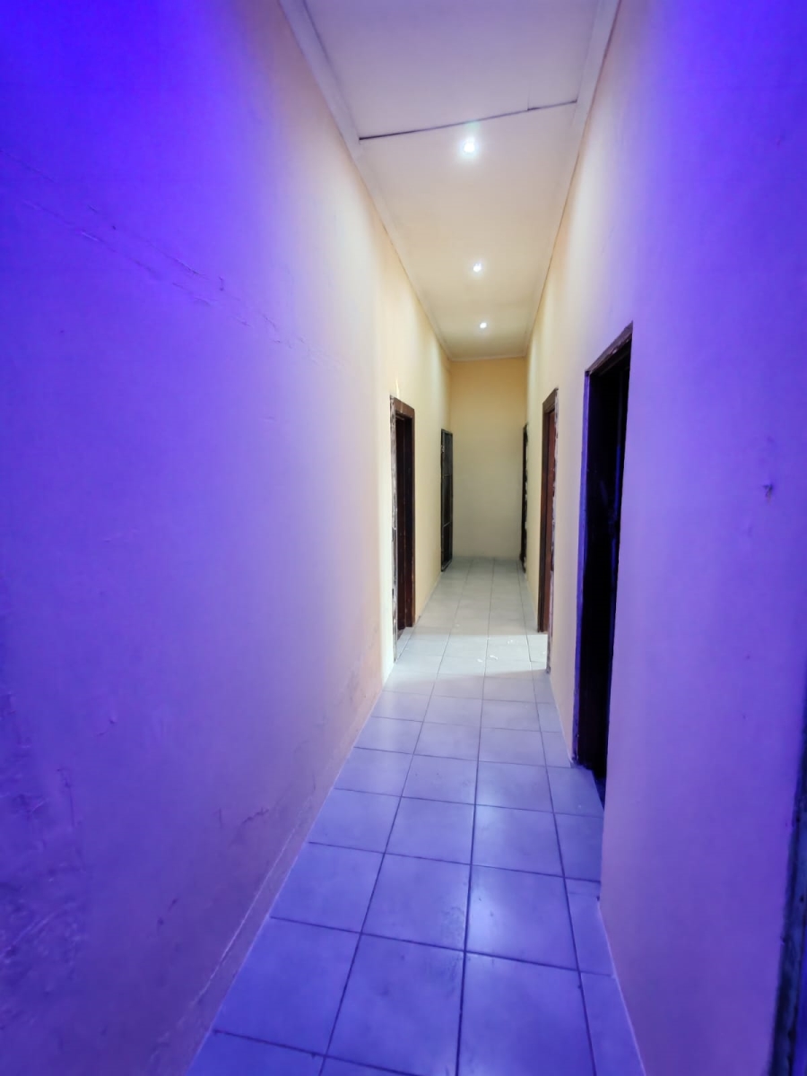 8 Bedroom Property for Sale in Sydenham Eastern Cape